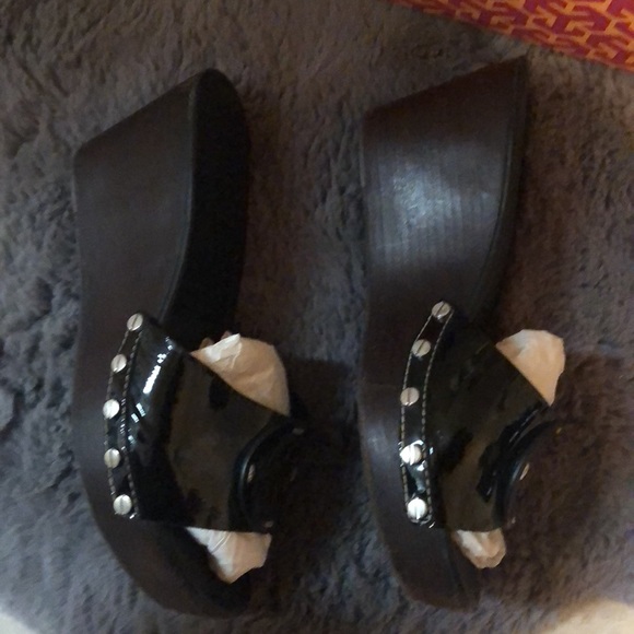 Tory Burch Shoes. Size 8. Black Patent Patti Wedge. Will include box. - Picture 5 of 15